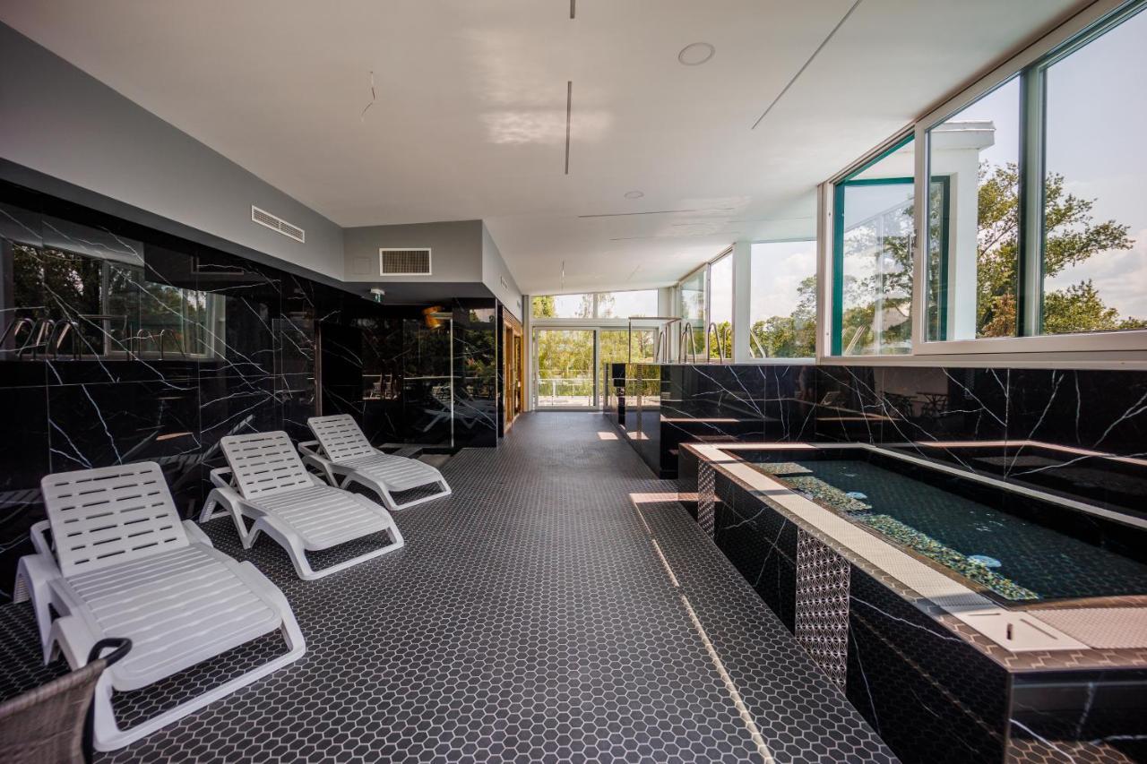 שיופוק Villa Bauhaus Wellness Apartments 207 - Petiteplage מראה חיצוני תמונה