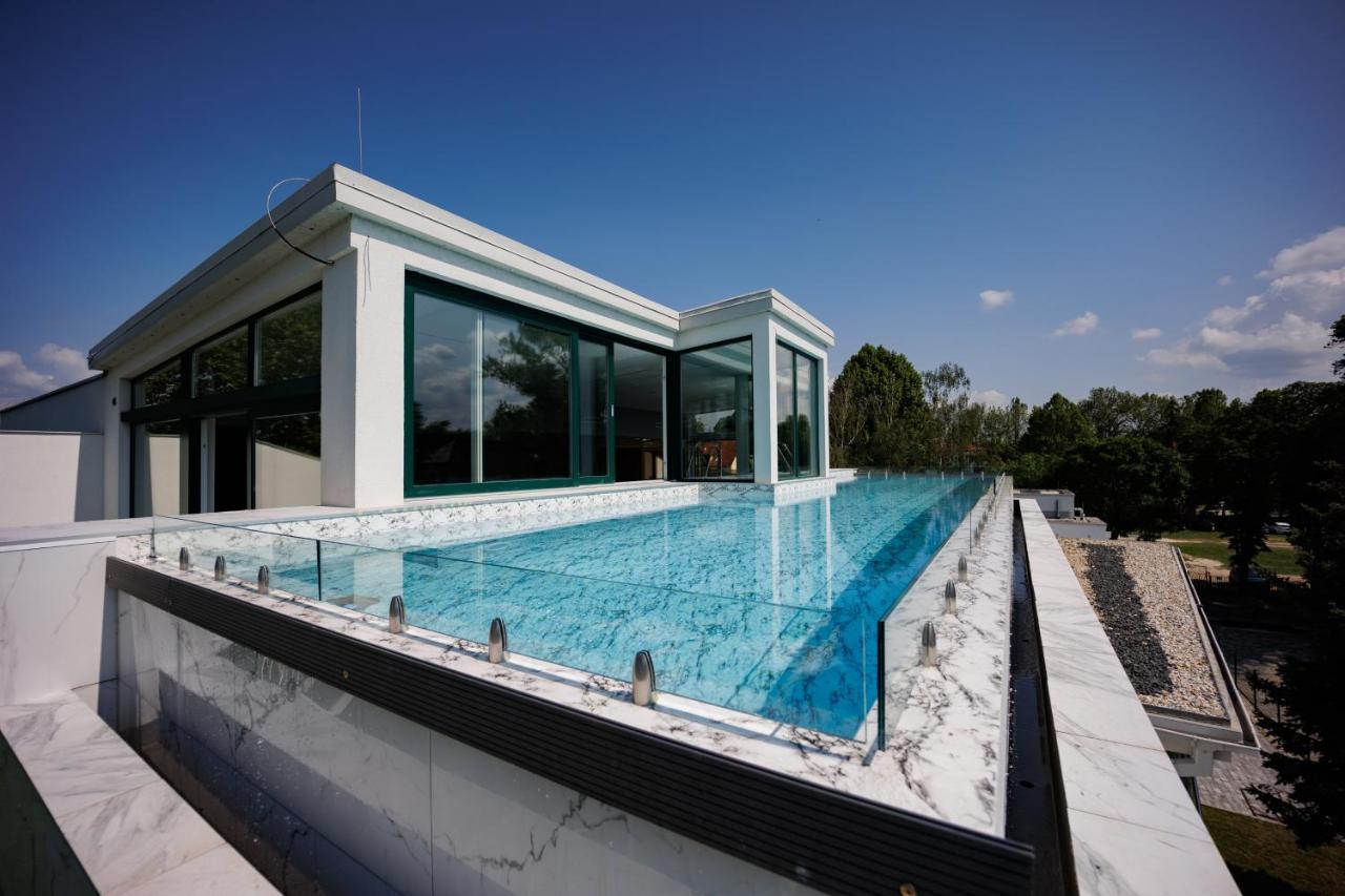 שיופוק Villa Bauhaus Wellness Apartments 207 - Petiteplage מראה חיצוני תמונה