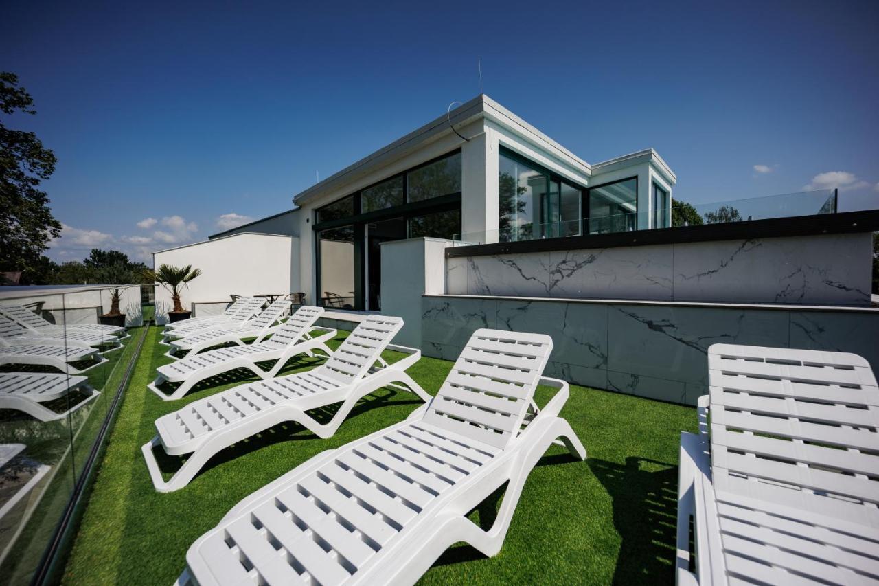 שיופוק Villa Bauhaus Wellness Apartments 207 - Petiteplage מראה חיצוני תמונה